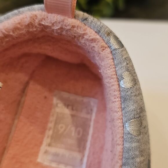 Cat & Jack Gray Hearr Slippers Size 9/10 - Picture 5 of 6
